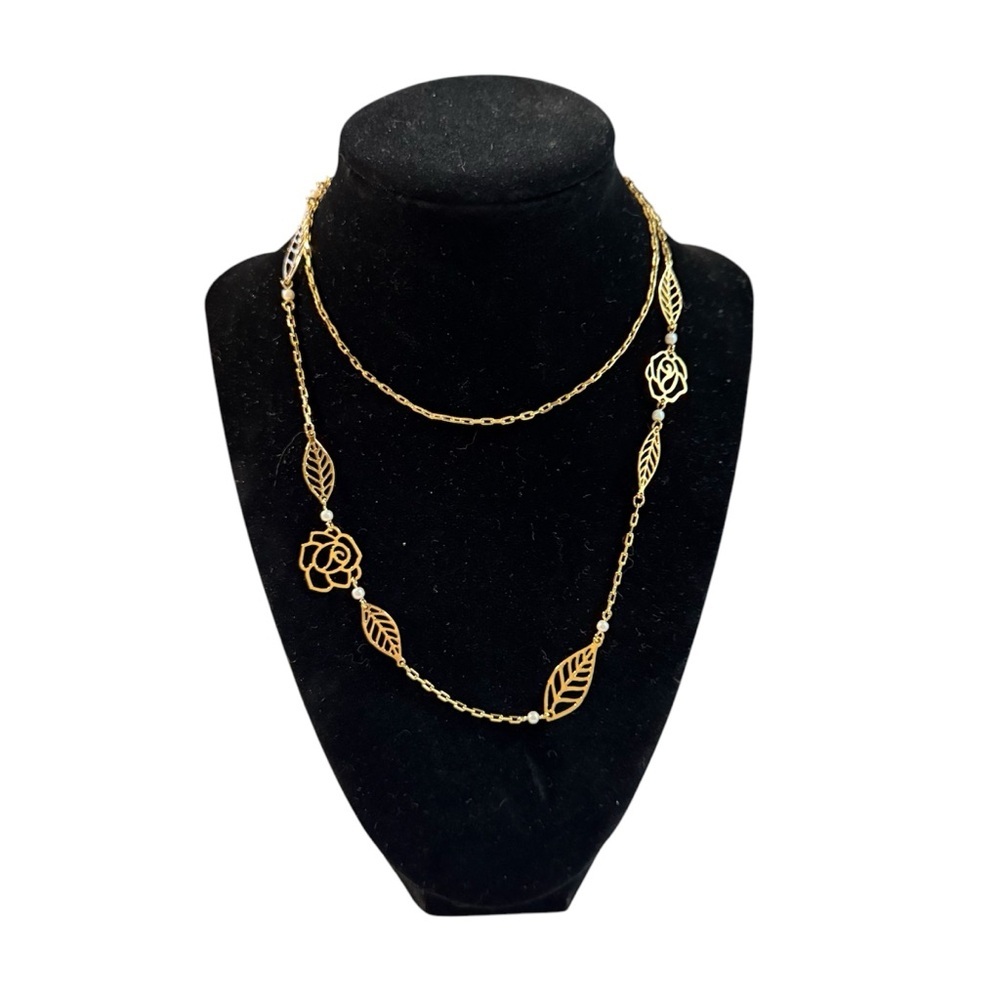 Avon “romantic expressions” Floral Leaf Necklace goldtone NIB vintage 1986